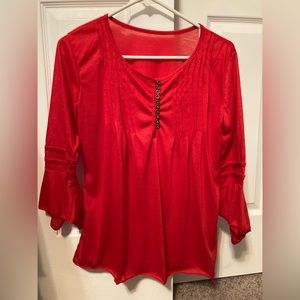 Noracora red top, 3/4 sleeves, pleated front XL